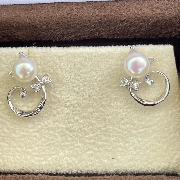 NEW 925S Silver Real 6mm Cultured Freshwater Pearl Cat Shape Stud Earrings - Picture 5 of 8